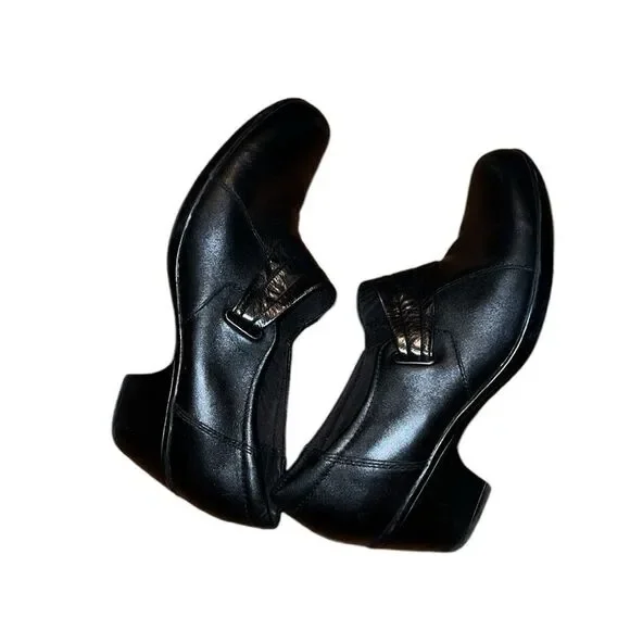 Clarks Black Leather Booties Size 10 M - Picture 4 of 5